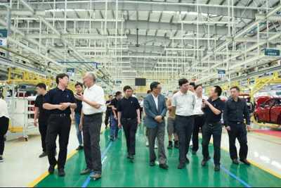 汽車評價研究院專家團(tuán)走進(jìn)哪吒汽車